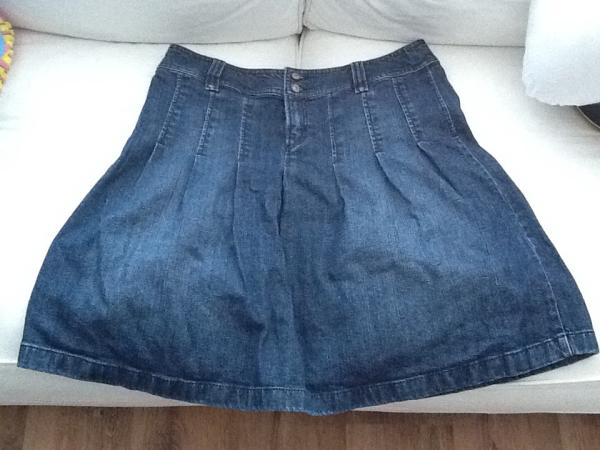 DH says my skirt looks like I'm 'someone over 50 trying to looks young'