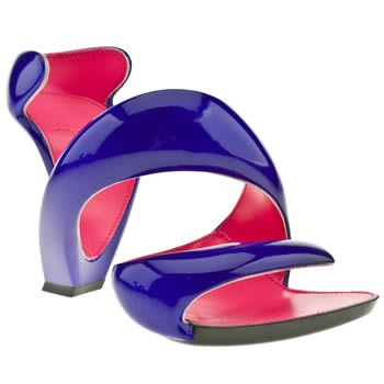 Do you remember the thread about the bonkers spiral shoes? Well I finally went to try them on and....