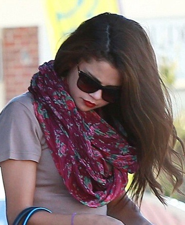Floral scarf worn by Selena Gomez