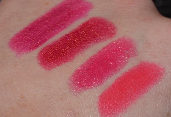 How to wear fuchsia lipstick?