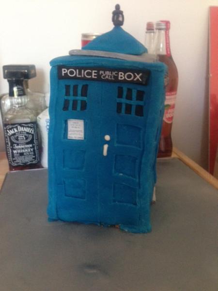 Has anyone made a Tardis cake?