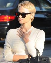 Pamela Anderson's crop