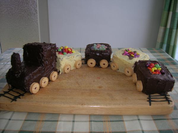 Would anyone enjoy a cake picture thread, for boasting?!