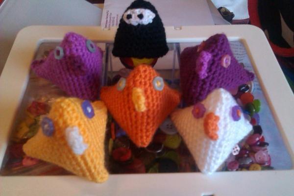 Woolly Hugs : Easter Craft Fundraiser for the fabulous charity MIND.