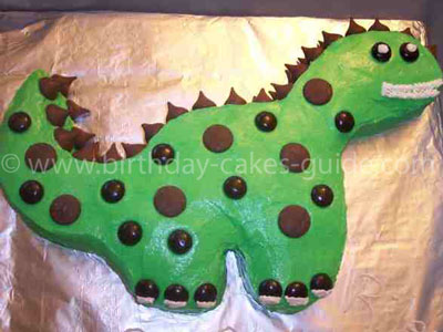 Making a dinosaur cake, tips, advice, reassurance please!