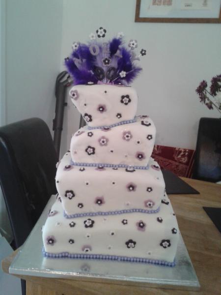 Would anyone enjoy a cake picture thread, for boasting?!