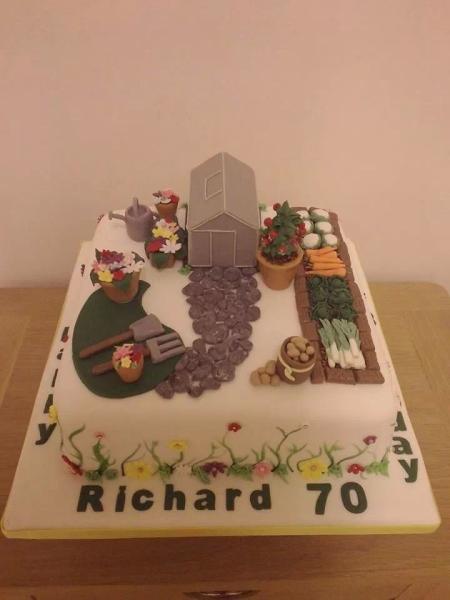 Would anyone enjoy a cake picture thread, for boasting?!