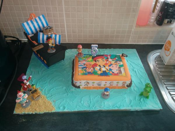 Would anyone enjoy a cake picture thread, for boasting?!