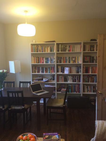 Please tell me all about your front room.
