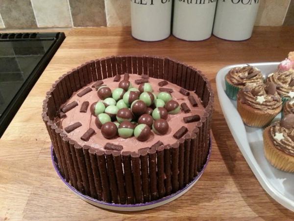 Would anyone enjoy a cake picture thread, for boasting?!