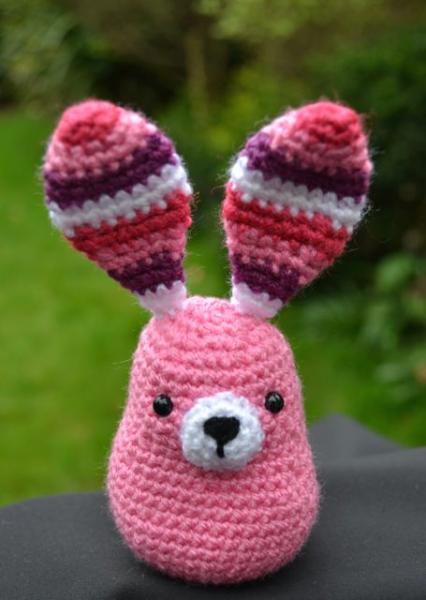 Woolly Hugs : Easter Craft Fundraiser for the fabulous charity MIND.