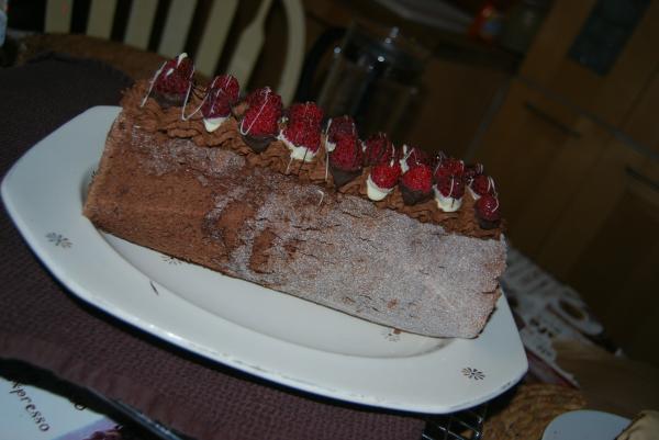 Would anyone enjoy a cake picture thread, for boasting?!