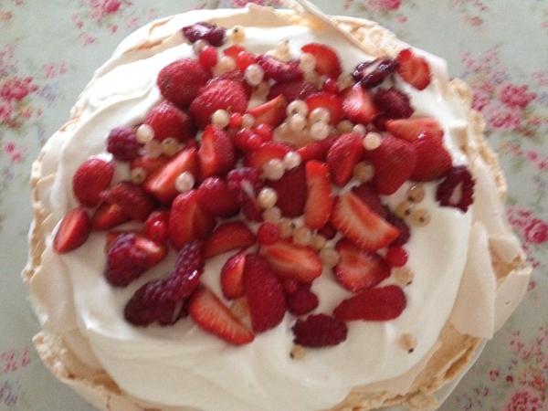 Would anyone enjoy a cake picture thread, for boasting?!