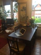 Please tell me all about your front room.