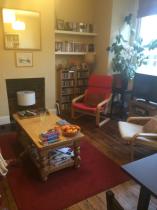 Please tell me all about your front room.