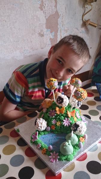 Would anyone enjoy a cake picture thread, for boasting?!