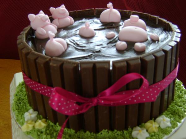 Would anyone enjoy a cake picture thread, for boasting?!
