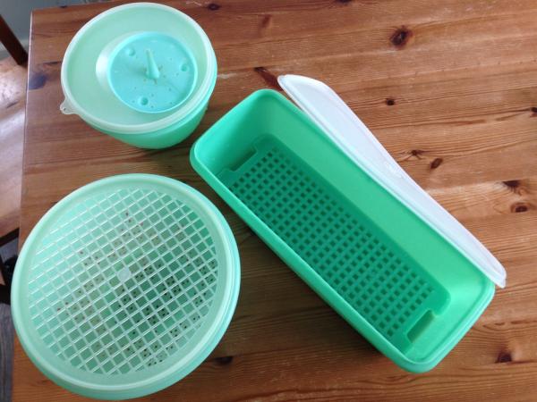 Tupperware experts... Wooooo hooooo Over here!