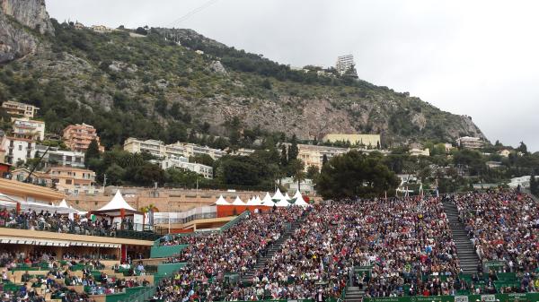 TENNIS FANS! New thread -With bouncier balls and clean towels...