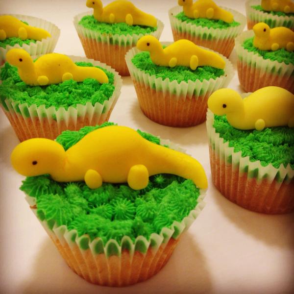 Share pictures of your sugarcraft creations to win an annual membership to Pretty Witty Cakes worth £99
