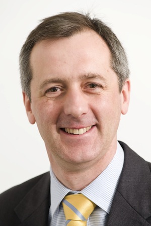 Q&A about private healthcare and insurance in the UK with Aviva’s Medical Director, Dr Doug Wright - ANSWERS BACK