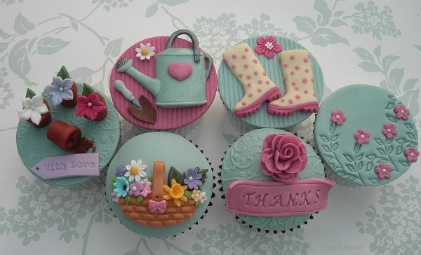 Share pictures of your sugarcraft creations to win an annual membership to Pretty Witty Cakes worth £99