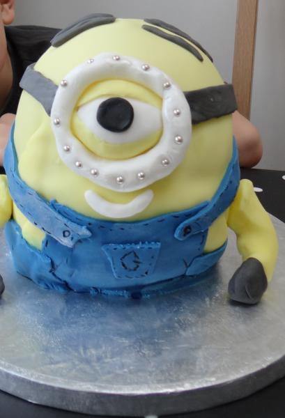 Share pictures of your sugarcraft creations to win an annual membership to Pretty Witty Cakes worth £99