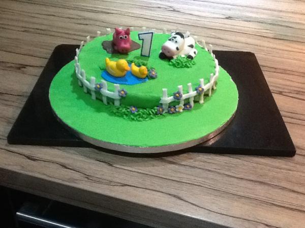 Would anyone enjoy a cake picture thread, for boasting?!