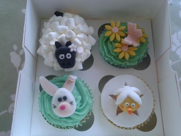 Share pictures of your sugarcraft creations to win an annual membership to Pretty Witty Cakes worth £99