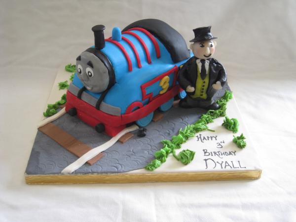 Share pictures of your sugarcraft creations to win an annual membership to Pretty Witty Cakes worth £99