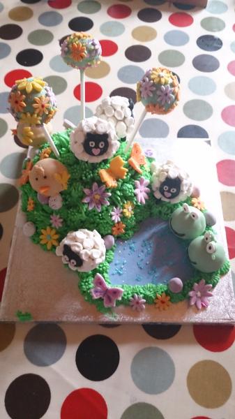 Share pictures of your sugarcraft creations to win an annual membership to Pretty Witty Cakes worth £99