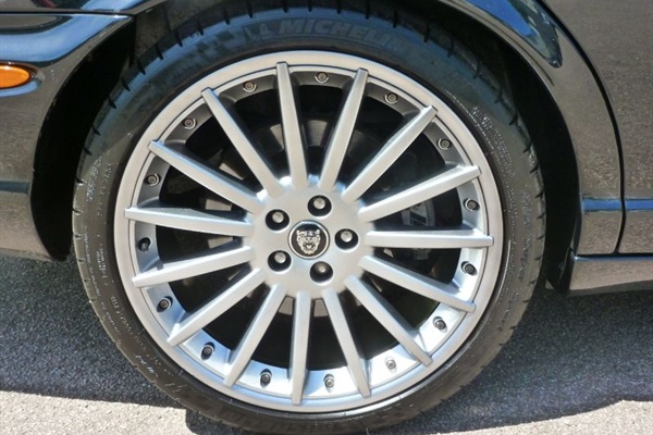 Do Americans understand British English?