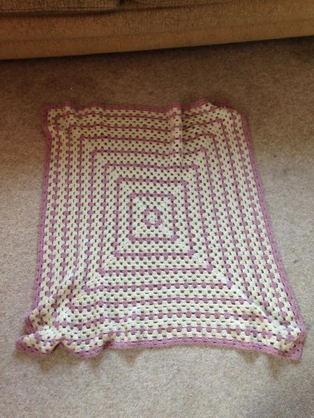 So I want to knit (or crochet?) something... Complete beginner!