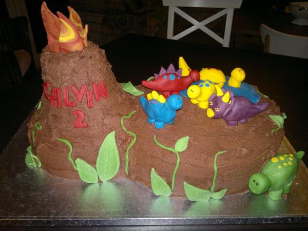 Share pictures of your sugarcraft creations to win an annual membership to Pretty Witty Cakes worth £99