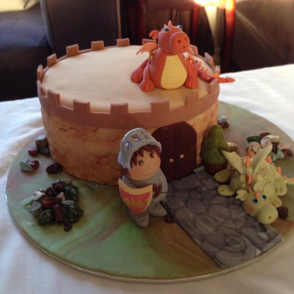 Share pictures of your sugarcraft creations to win an annual membership to Pretty Witty Cakes worth £99