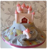 Share pictures of your sugarcraft creations to win an annual membership to Pretty Witty Cakes worth £99