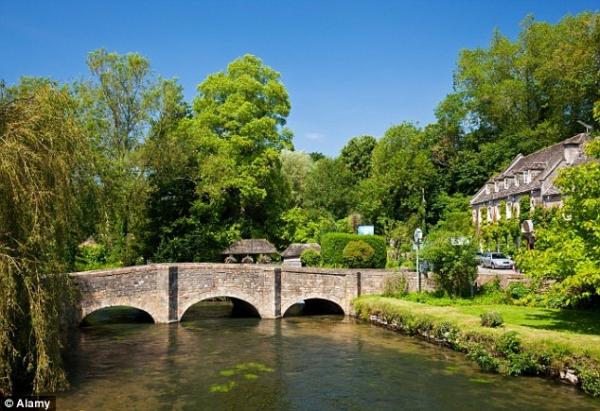 Does anyone recognise where in the uk this photo is?