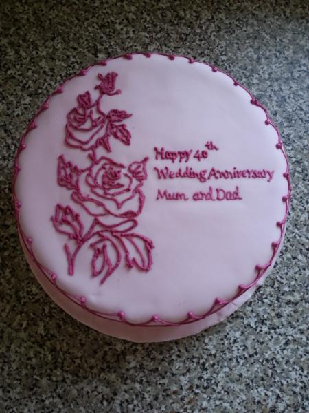 Writing letters on a cake