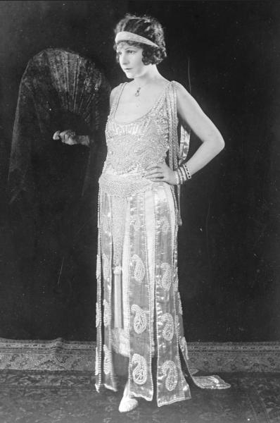 Help me style a dress from the 20s!