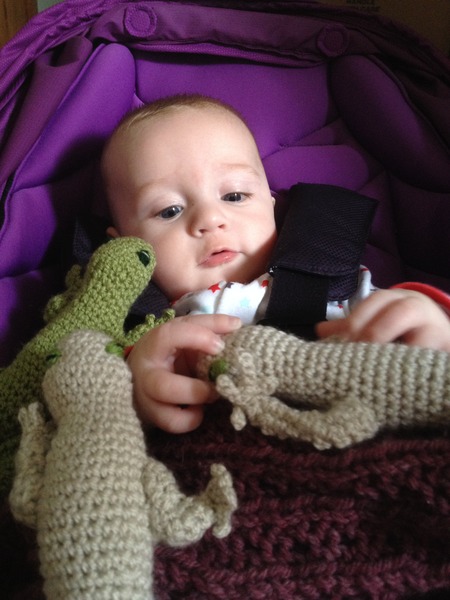 Woolly Hugs. A Blanket for gnittinggnome. Donors and crafters, we are asking for your help.