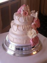 Share pictures of your sugarcraft creations to win an annual membership to Pretty Witty Cakes worth £99
