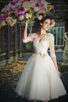 Desperate bride-to-be requires wedding dress help - Apply within... please!