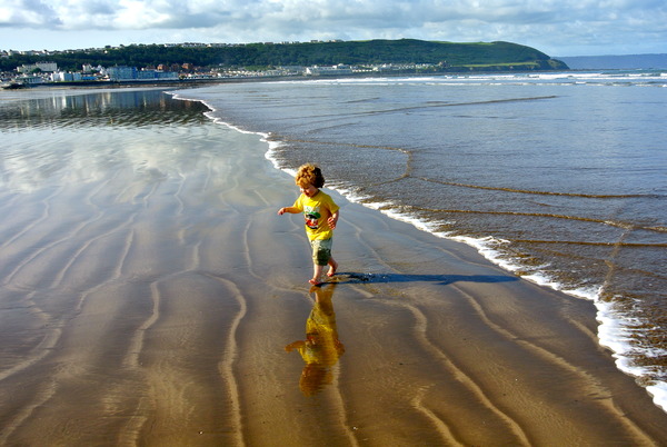 Tell HouseTrip about your best holiday home experiences and you could be in with the chance of winning a £200 Boots voucher NOW CLOSED