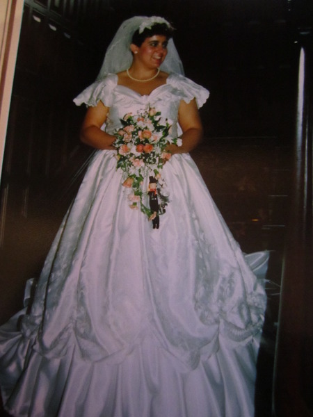 Three weeks, tiny budget & no wedding dress.