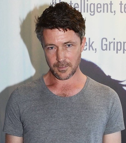To fancy Petyr 'Littlefinger' Baelish sooooo much more than Jon Snow?