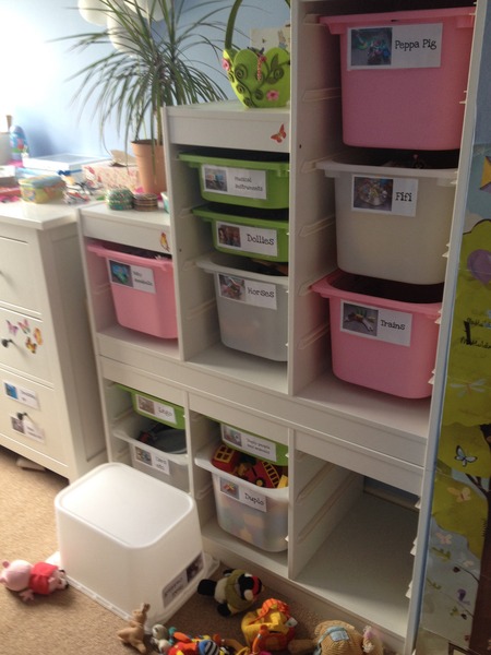 How do you successfully get your small dc's to keep their rooms tidy?