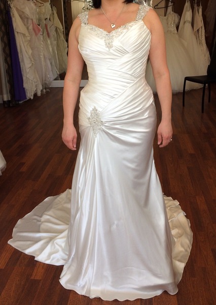 Wedding dress help/opinions please
