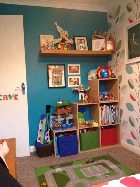 Agent coming on Thursday to take photos - help with kids room needed