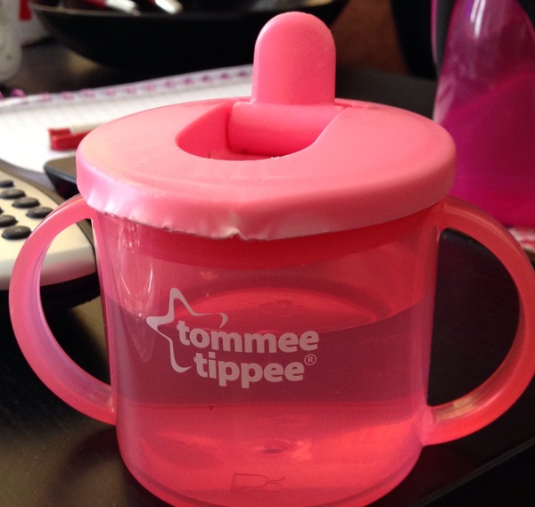 Right all you expert weaning parents, how do you open this cup easily?