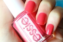 What colour are you chic people wearing on your nails?